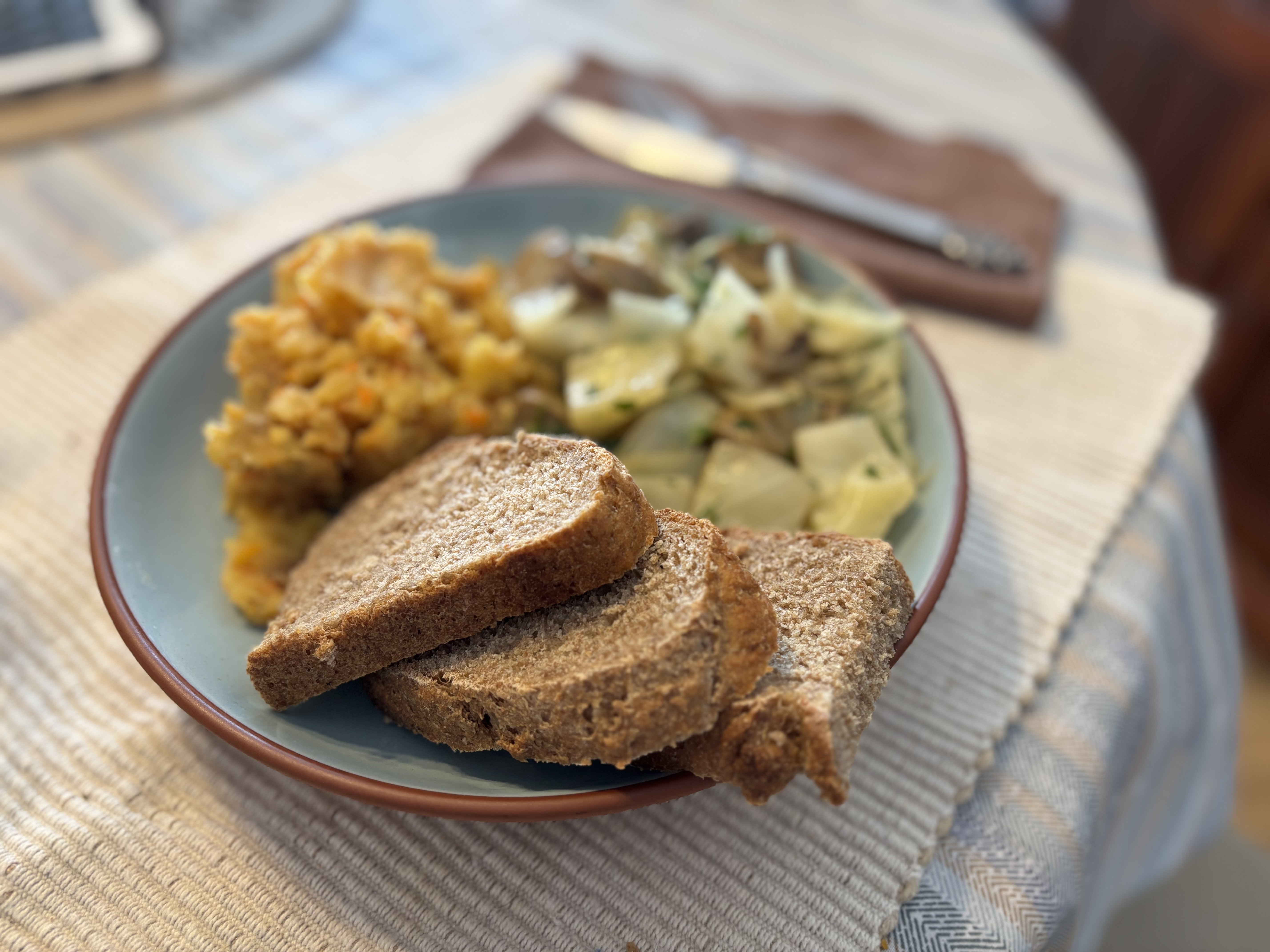 Whole grain bread and vegetables meal Whole grain bread and vegetables meal